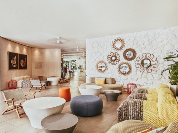Le lobby de l'hôtel