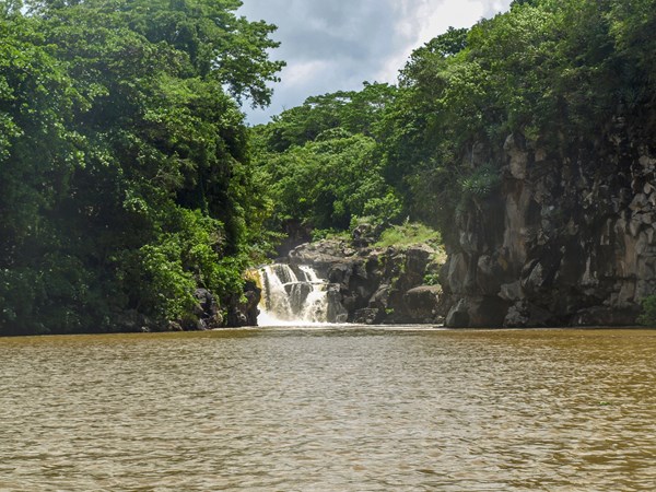 La cascade de Grande Rivière Sud-Est