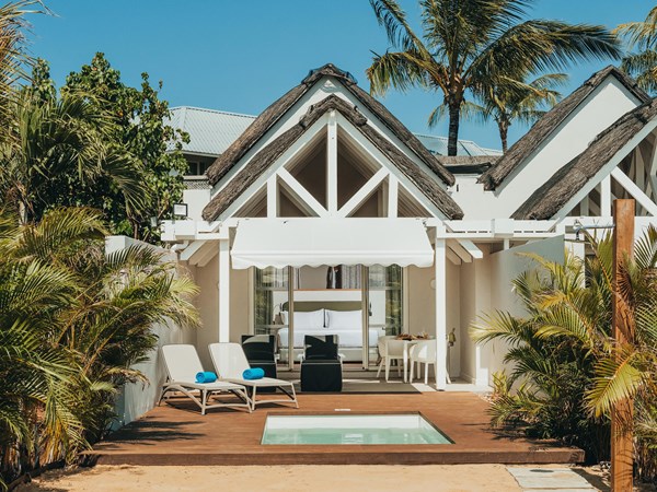 La Beachfront Junior Suite with Private Pool
