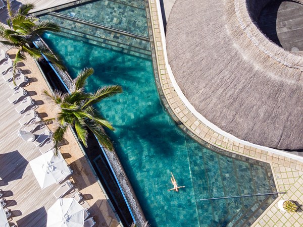 Profitez de la superbe piscine