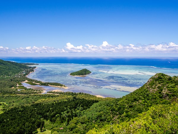 La vue sur le lagon depuis les hauteurs