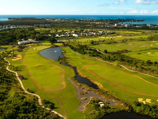 Profitez du golf Mont Choisy juste à coté de l'hôtel