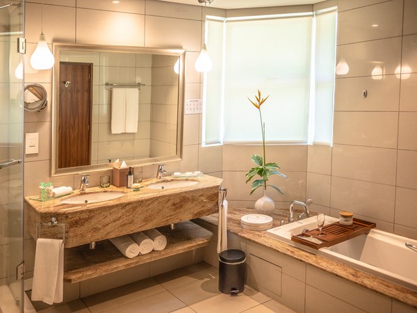 Salle de bain de la Beachfront Suite