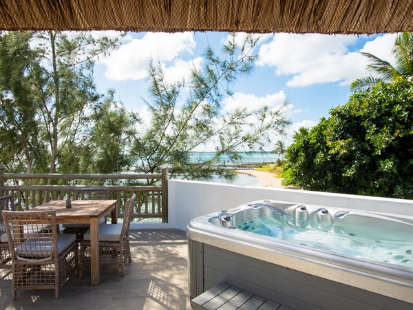 Le bain à remous relaxant de la Villa Coin de Mire