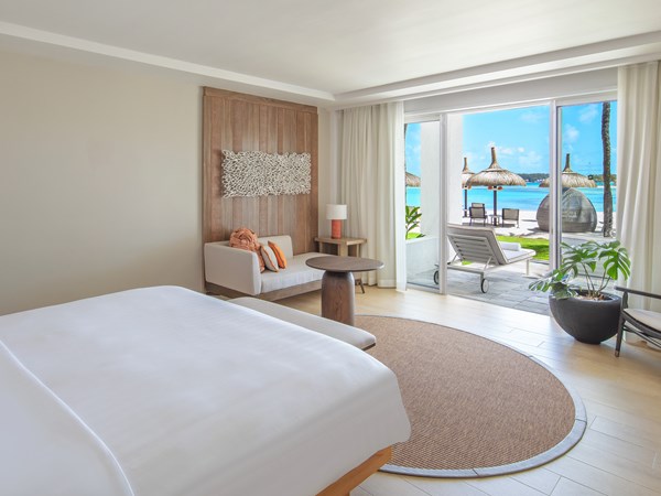 Hibiscus Family Signature Beachfront Suite