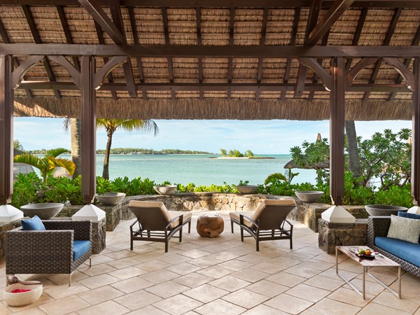Terrasse de la Shangri-La Two Bedroom Beach Suite