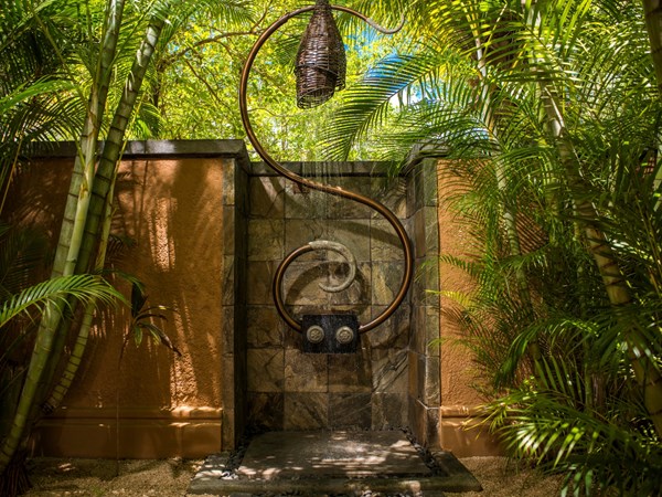 La douche extérieur de la Shanti Villa