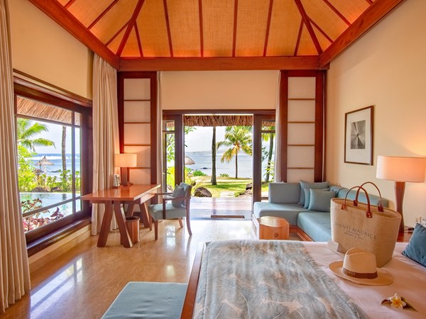 La chambre de la Beachfront Suite Pool Villa