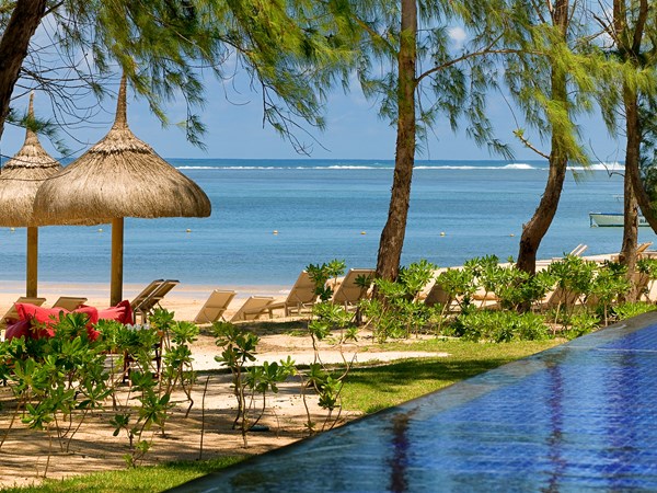 Relaxez vous au bord de la plage ou de la piscine