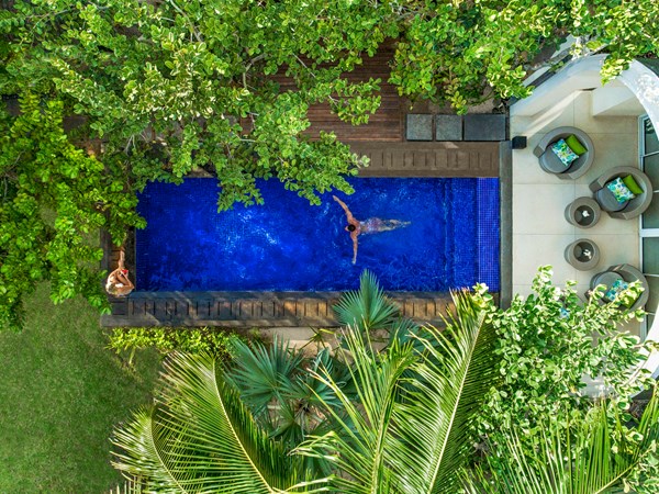 La vue aérienne de la piscine de la So VIP Beach Villa