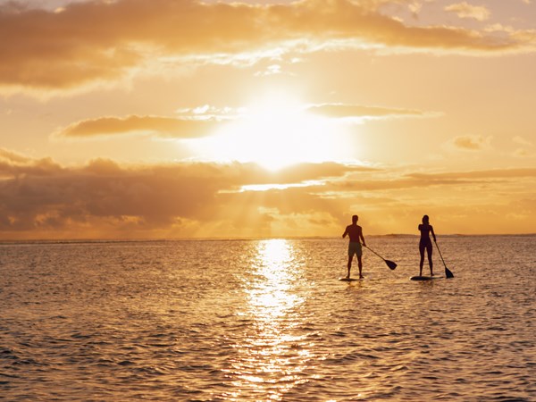Adonnez-vous au Stand up Paddle dans le lagon