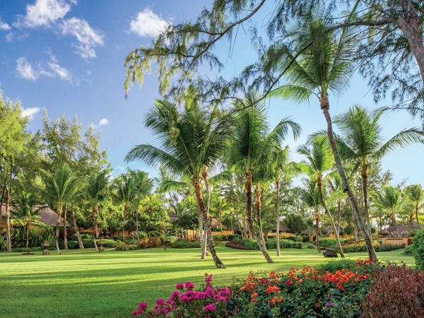 Les élégants jardins parfumés de l'hôtel