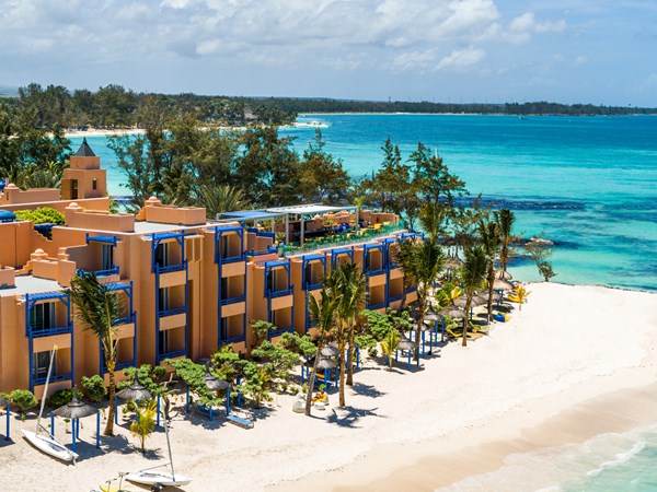 La Plage est entourée de Filoas et de Cocotiers
