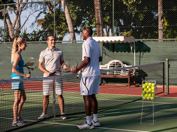 Le terrain de tennis à votre disposition