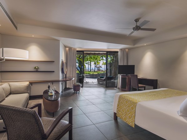 Beachfront Suite with pool