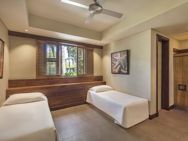 La chambre double de la 3-bedroom Pool Villa