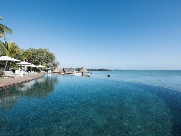 La piscine à débordement