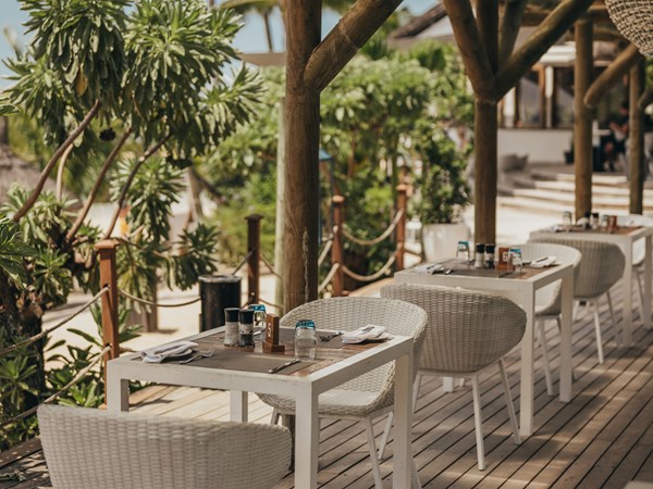 Cuisine simple et ensoleillée au Sun Deck Restaurant