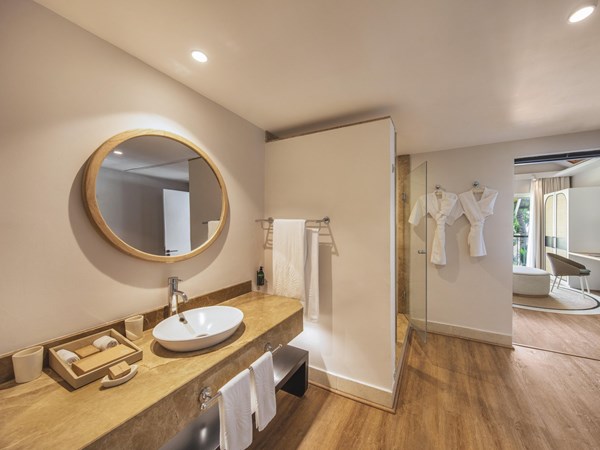 La salle de bain de la New 2-Bedroom Family Apartment