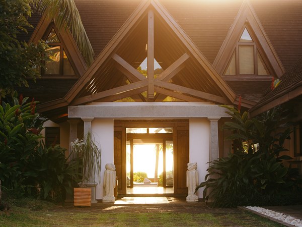 L’entrée de la Villa Matahari, un avant-goût du paradis