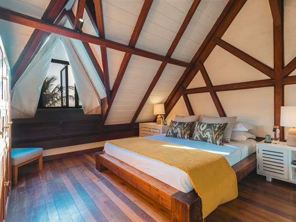 Entre bois clair et lumière naturelle