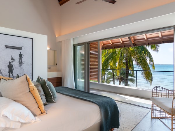 Une chambre avec vue sur la mer