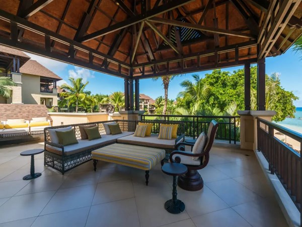 La terrasse de la Beachfront Suite