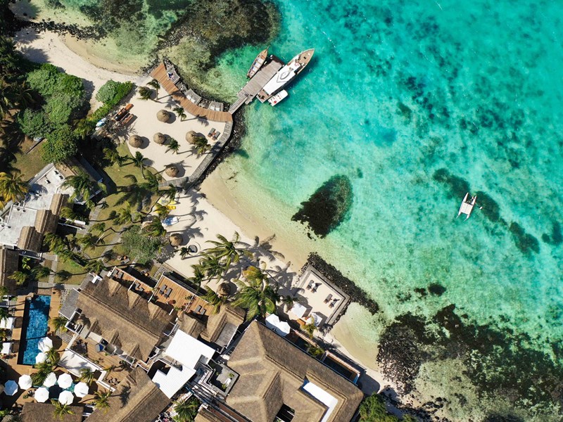 Un hôtel situé au bord de l'océan Indien
