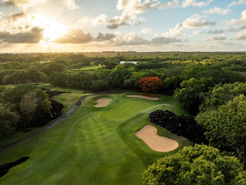 Accédez à deux superbes parcours de golf