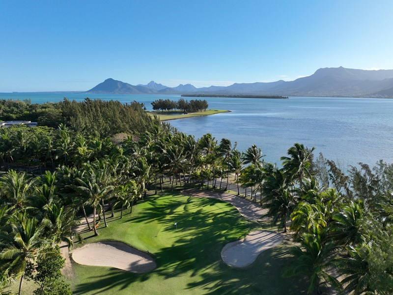Découvrez le magnifique parcours de golf du Paradis Beachcomber