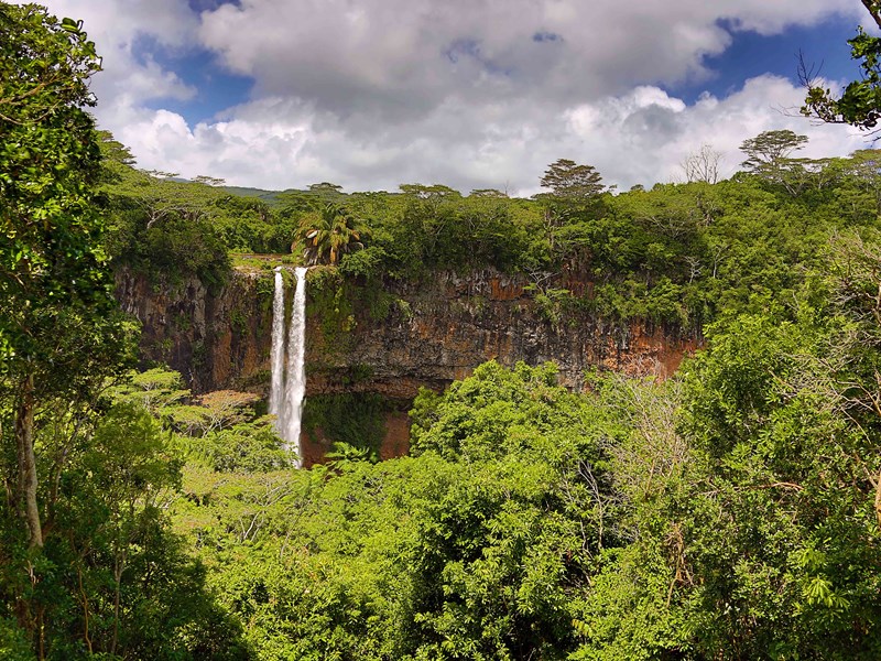 À deux pas, la sublime cascade Chamarel