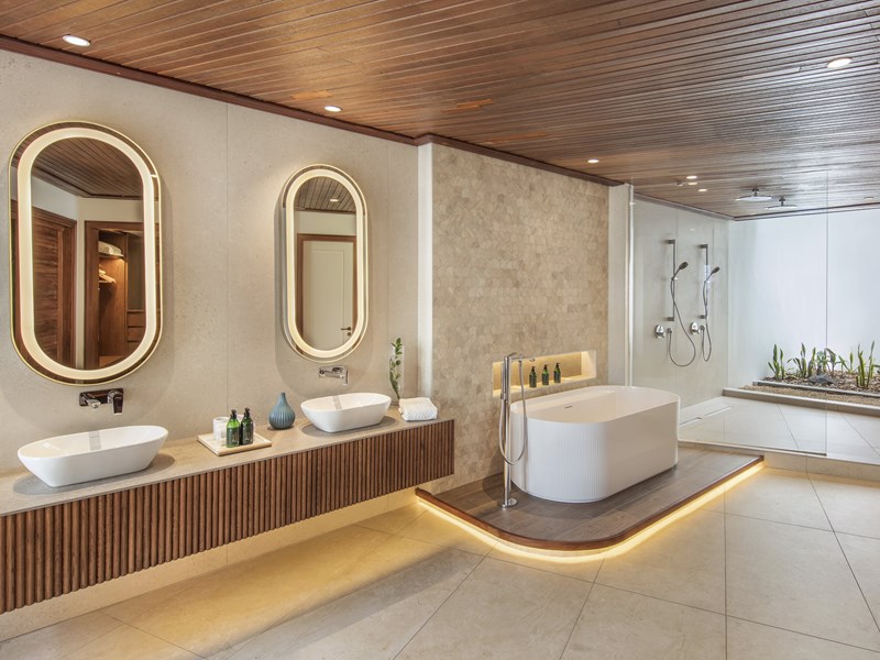 Salle de bain de la Senior Suite Beachfront