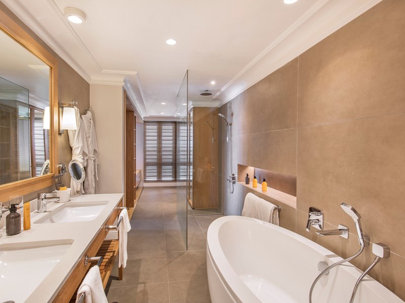 Executive Beachfront Suite