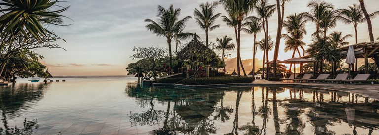 La Pirogue Resort & Spa